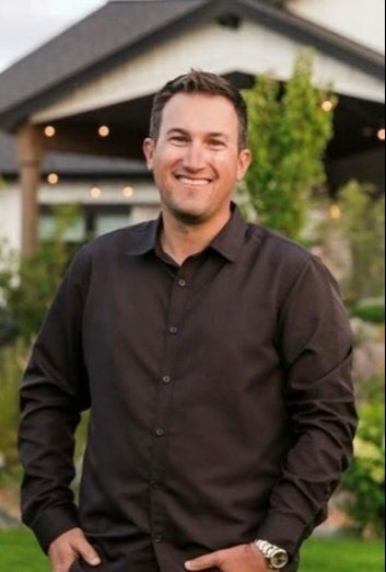 Travis Tuma, Broker